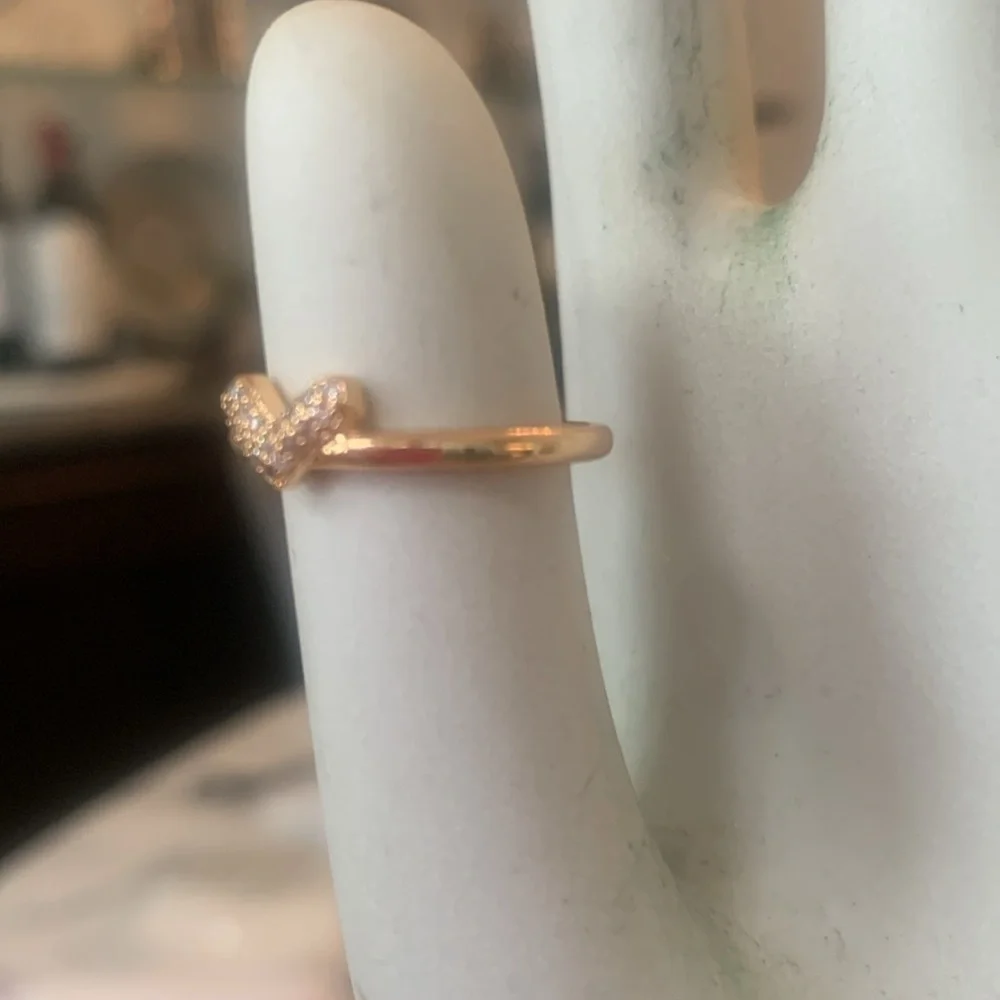 NEW HIGH END Rose Gold Plated Heart Ring Faux Diamonds Size 7.5 (#10)